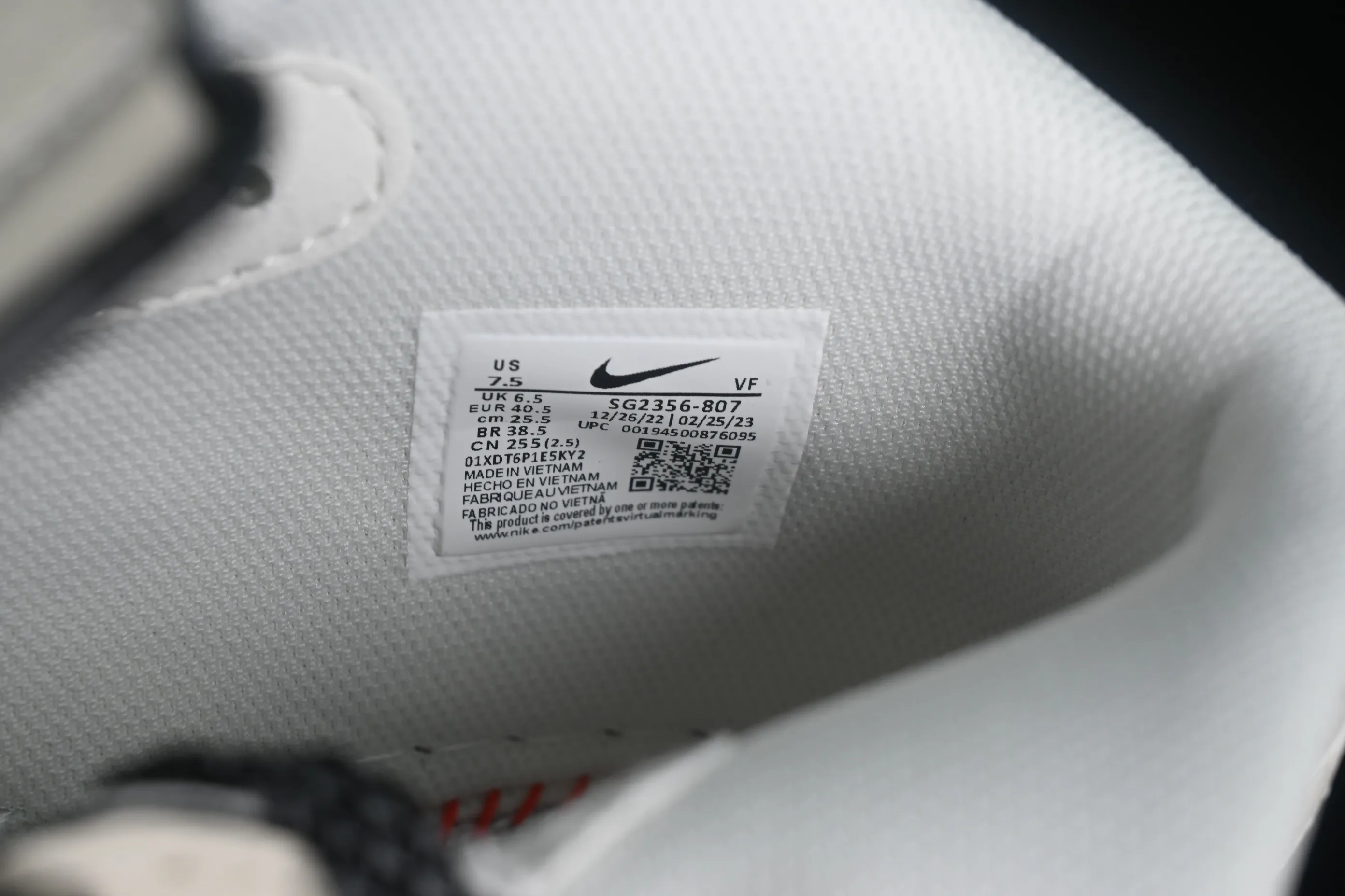 All categories Nk Air Force 1 Air Force series Nk Air Force 1 Mid Air Force mid-top Nk Air Force 1'07 Mid black pearlescent small hook Air Force One mid-top casual sneakers SG2356-807